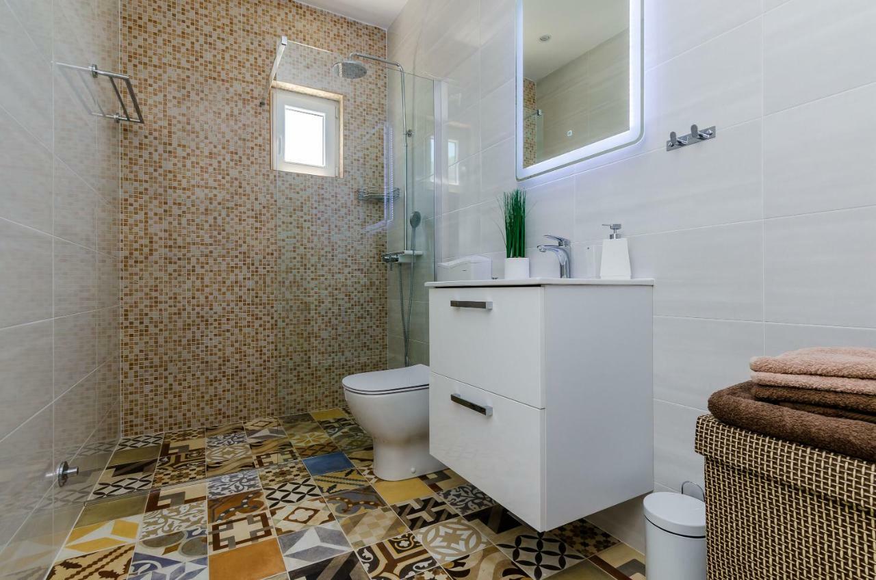 King Suite Mlini Bagian luar foto
